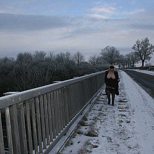 flashing my tits on a motorway bridge in england Galeriebild