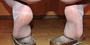 Sexy Nylonfüße und Sohlen in Ewiß mit Birkis First Thumb Image
