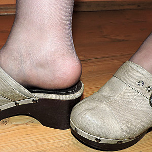 Geil in Nylon mit Plateau Clogs Galerie