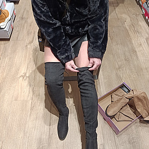 Shoppen im sexy Outfit Galerie