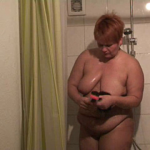 First Image Of annadevot's Video - Dildo in the shower ...