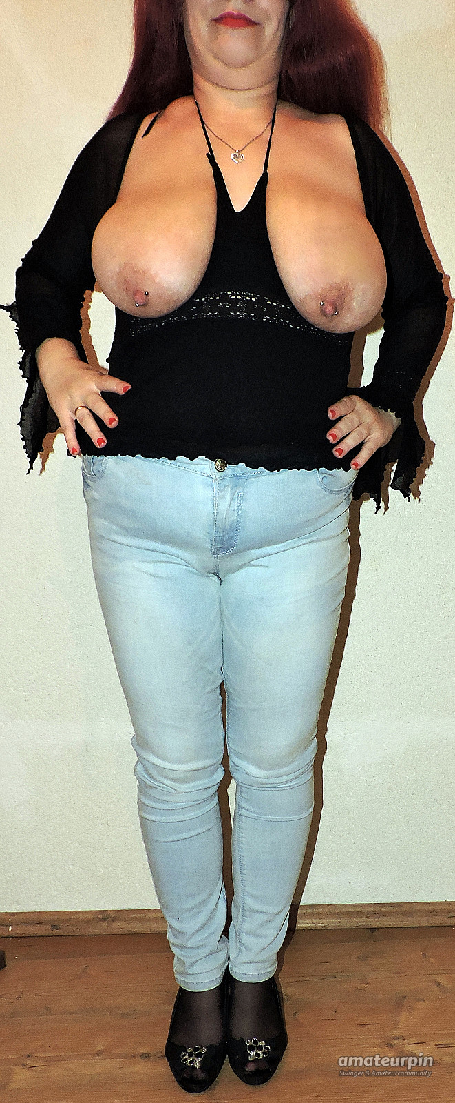 jeans nylons and titts gallery image