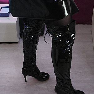 Neuer Rock und Stiefel.... Galeriebild