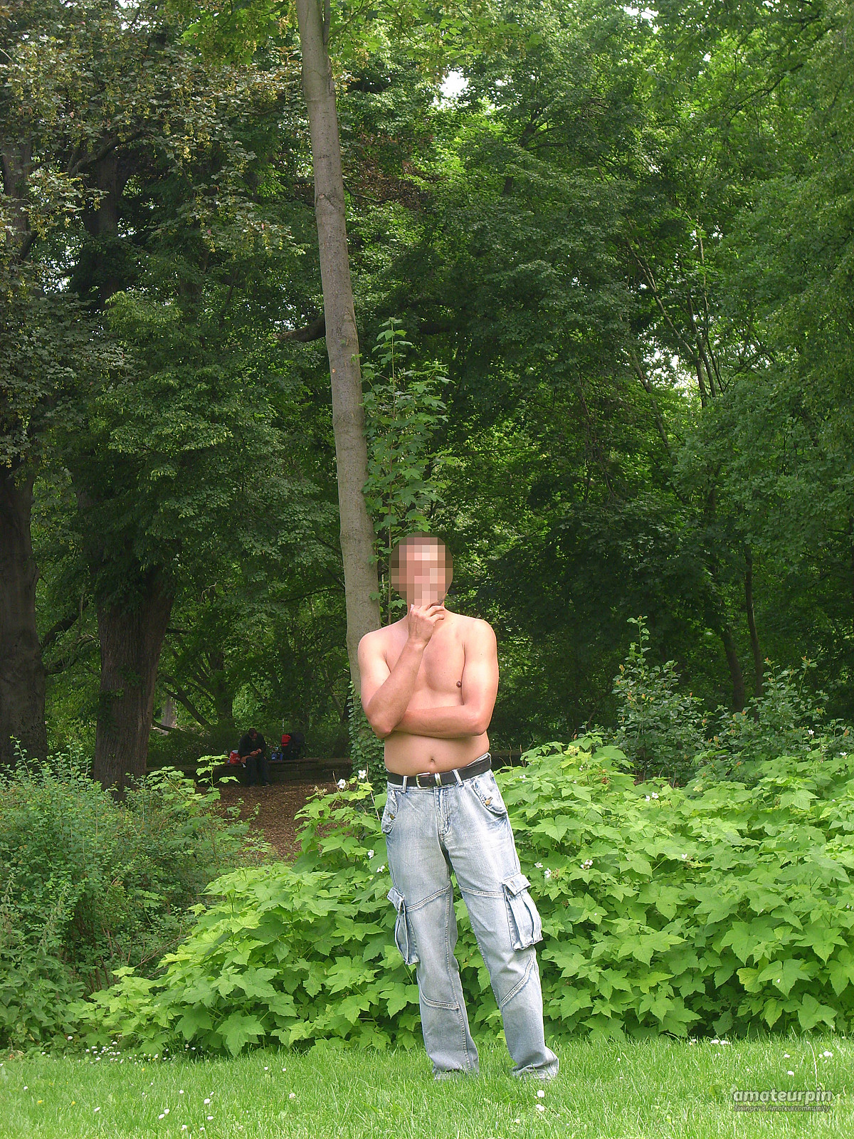 nude in park in Erfurt gallery image