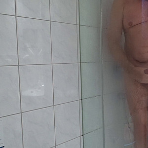 First Image Of Nacktfrosch-xxl's Video - Ich der Dusche ist es spritzig