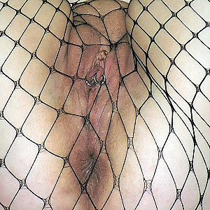 Sexy in Fishnetz Zeigegeil mit Dildofick Galerie