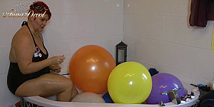Annadevot - Ballon Zerstörung in der Badewanne First Thumb Image
