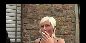 3 geile Weiber rauchen First Thumb Image