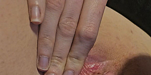 Die Dose und die schlimmen Finger First Thumb Bild