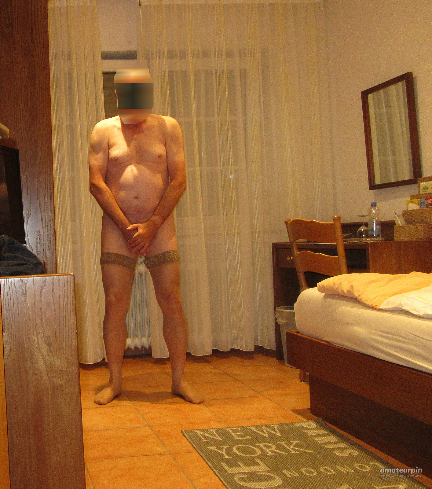 slave in the hotelroom 25 gallery image