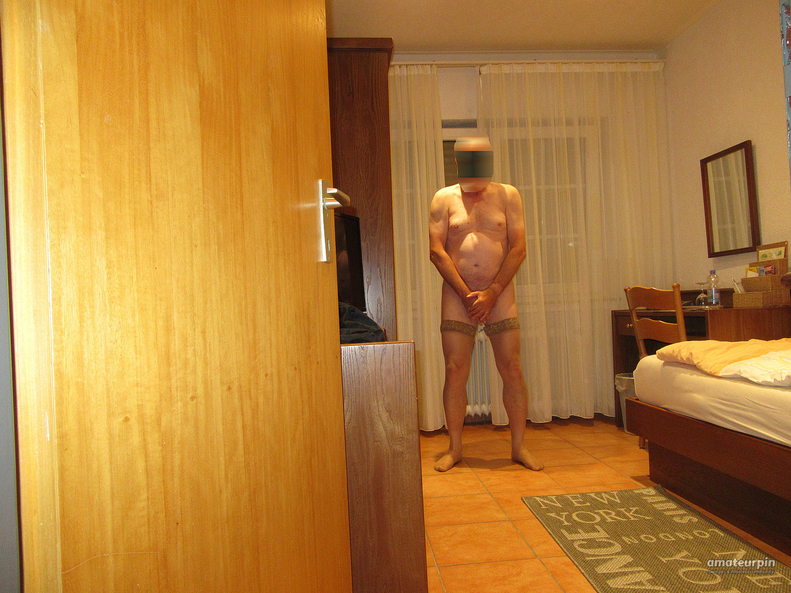 slave in the hotelroom 25 gallery image