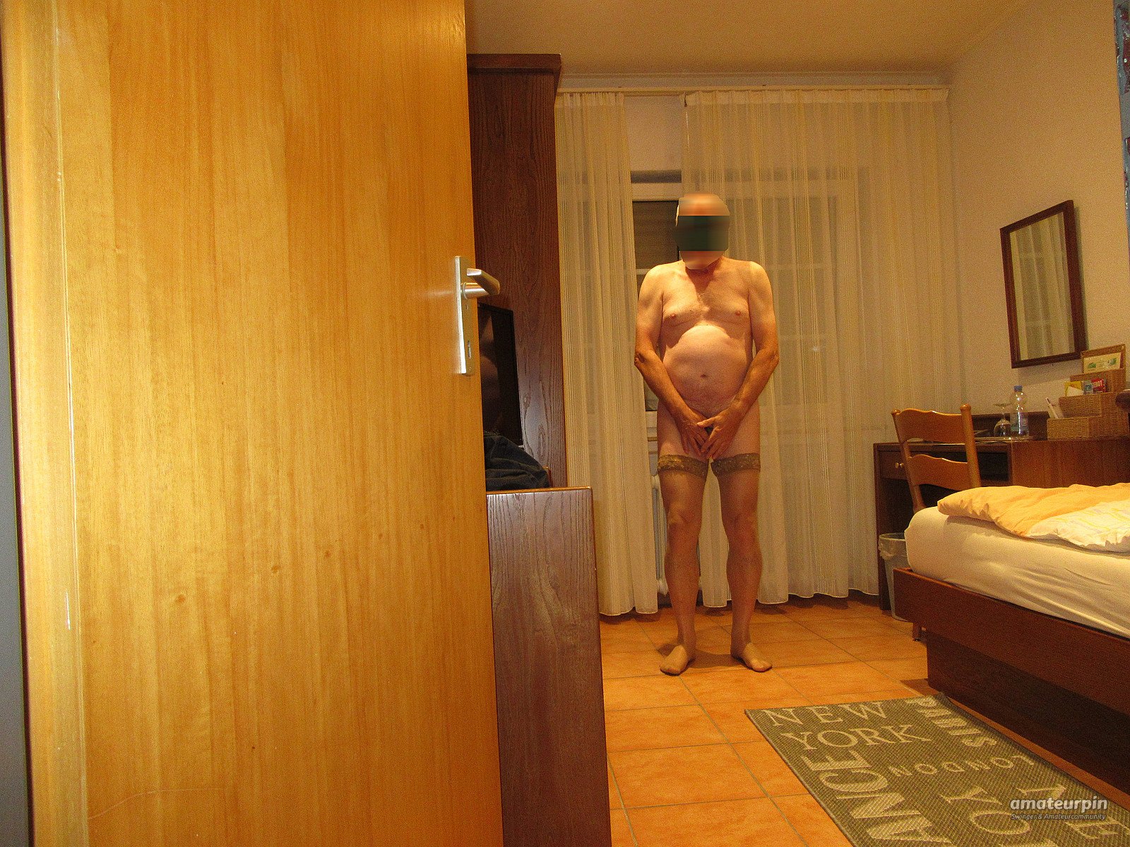 slave in the hotelroom 25 gallery image