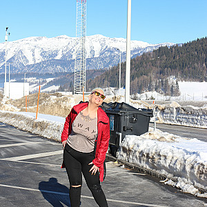 Gina White besucht die Steiermark im Schnee Galerie