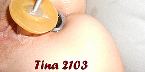 Tina und ihrer Fickmaschine First Thumb Image