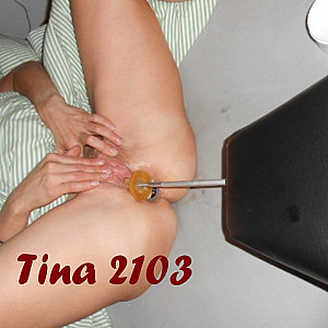 Tina und ihrer Fickmaschine Galerie