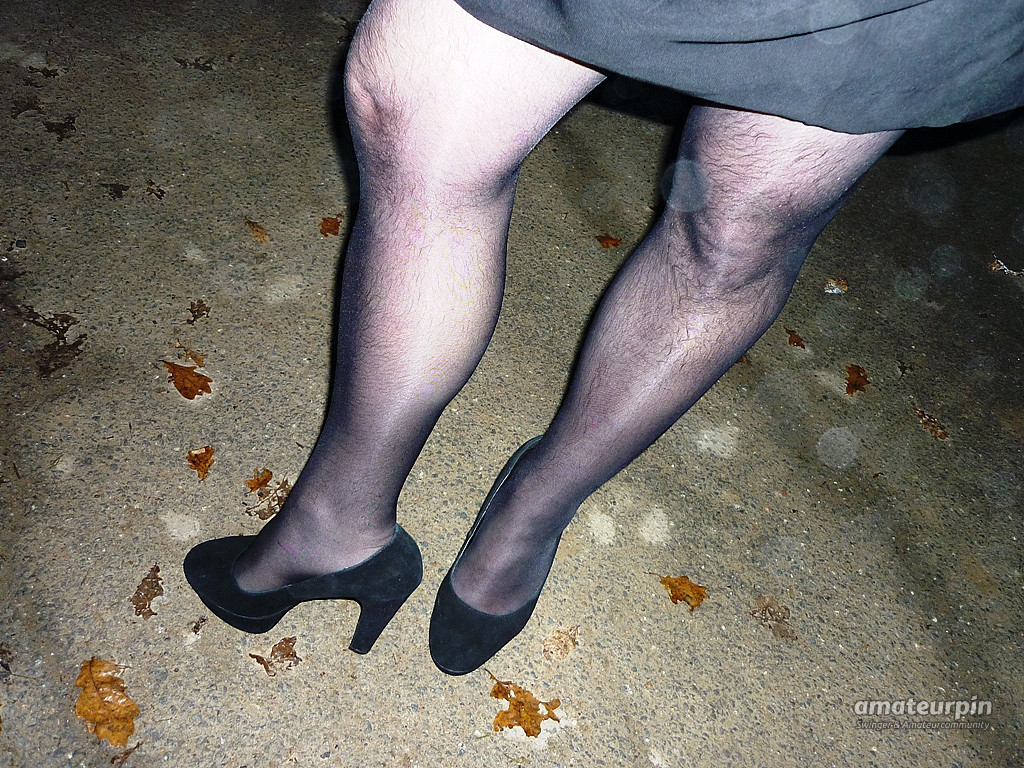 Outdoor, High Heels, Sperma und NS Galeriebild