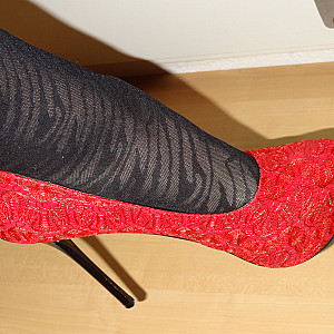 Wie gefallen euch meine roten high heels Galeriebild