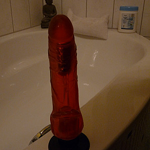 Conny, Dildo und Badewanne Teil 1 Galeriebild