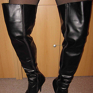 Thigh-high Boots & cum on black Pantyhose gallery image