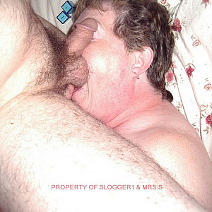 Sucking on sloggers cock Galerie