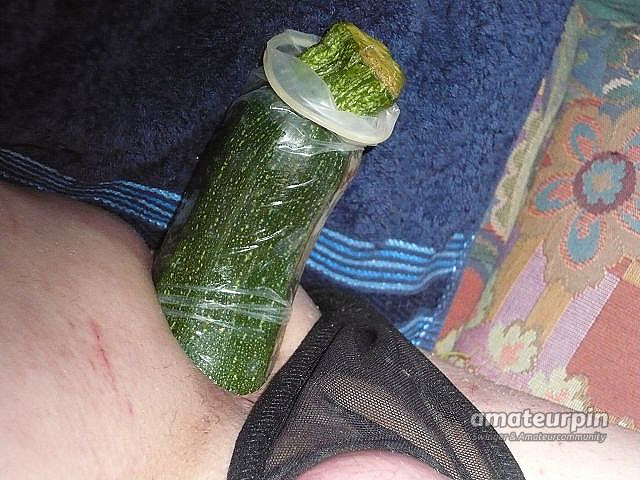 Gemüsetag  uV  Ach eine Zucchini  ist gesund. Galeriebild