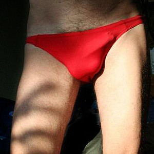 Rote Speedo mit Ringen ... Galerie