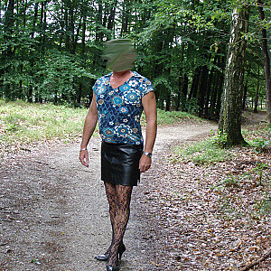 Das erste Bild von Stocking54's Galerie - Als dwt im Wald 2