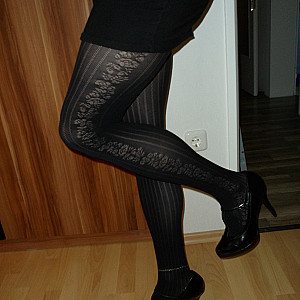 Neue Strumpfhose und neue Heels Galeriebild