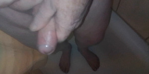 Abspritzen in der Dusche First Thumb Image