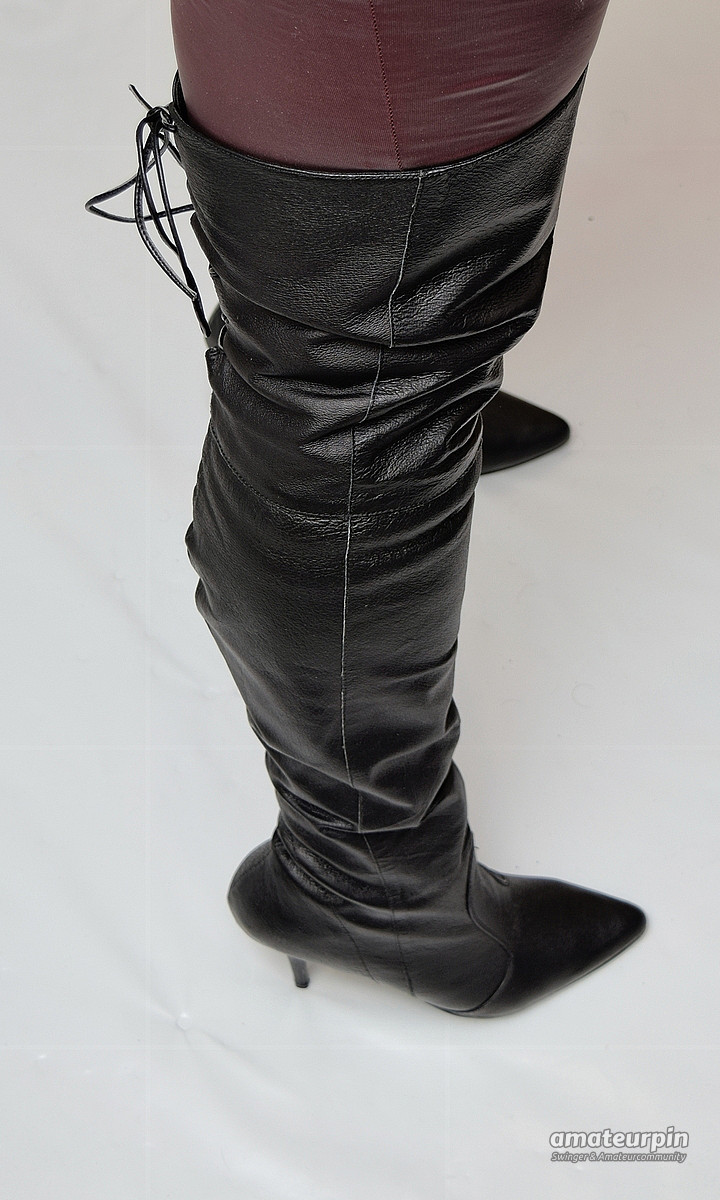 Schwarze Leder Overknee Stiefel 1 Galeriebild