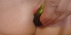 Zucchini in meinem Arsch First Thumb Image