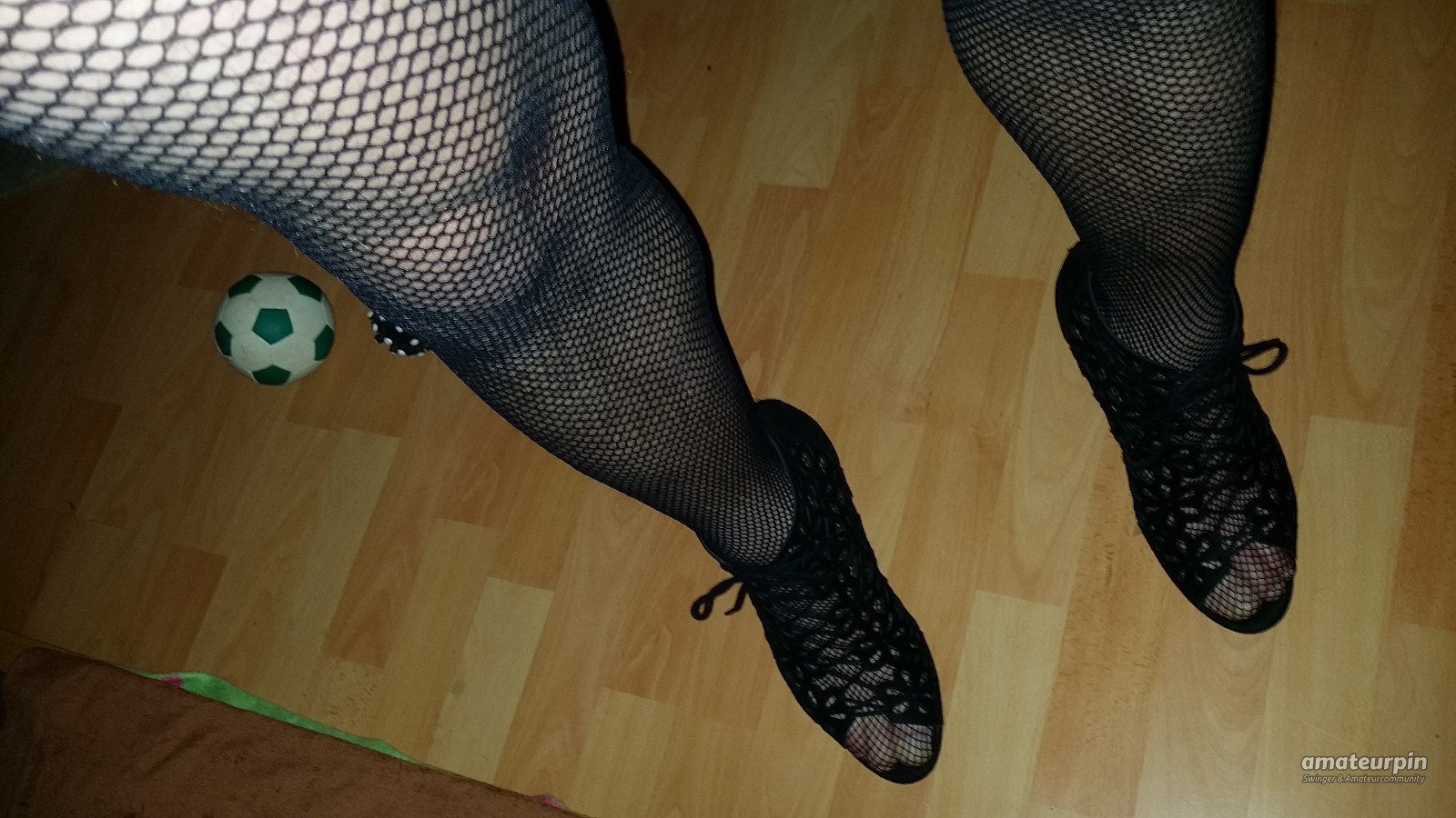 Netzbody und High Heels Galeriebild