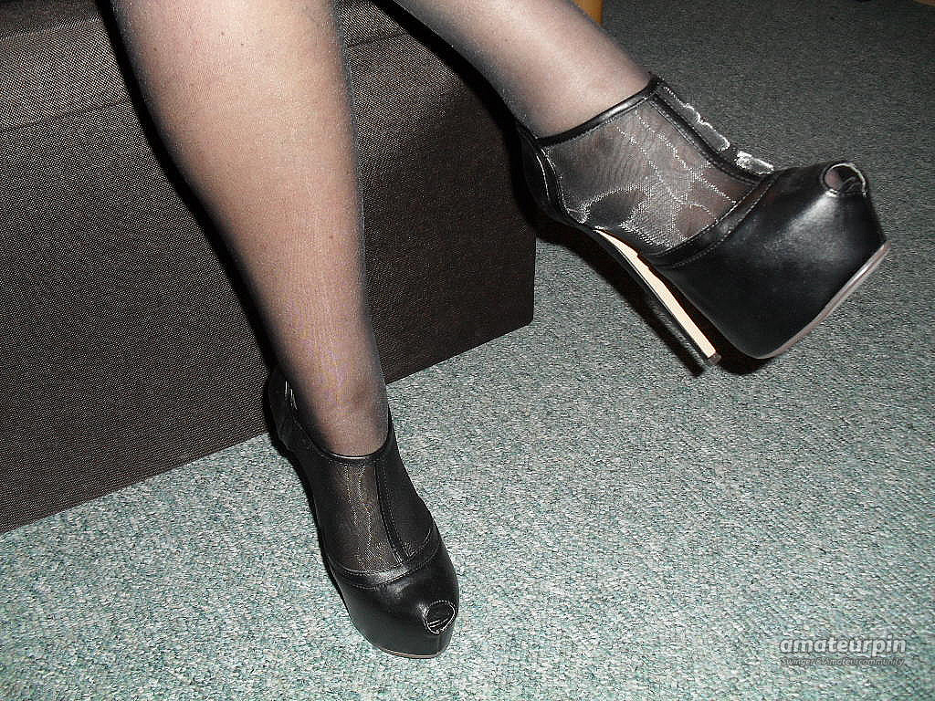 Neue High Heels.........in Nylons Galeriebild