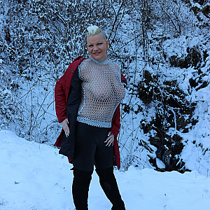 Lady in Red Galerie