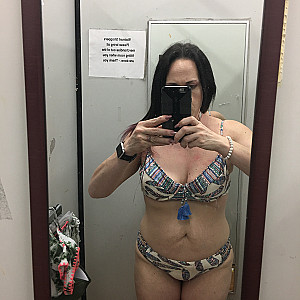 Sarahs summer bikinis Galeriebild