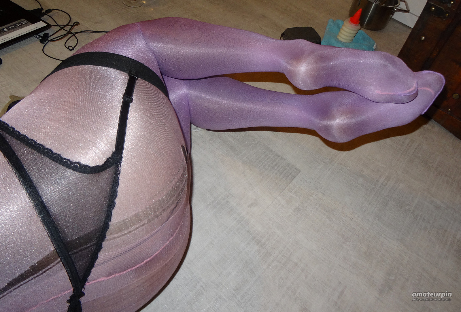 nylons, strumpfhose, halterlose, sperma bad, encasement Galeriebild