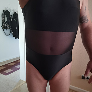 First image of Lauren_DWT's Gallery - in a swimsuit