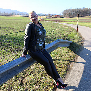 Wet Leggings an der Autobahn nach Linz Galeriebild