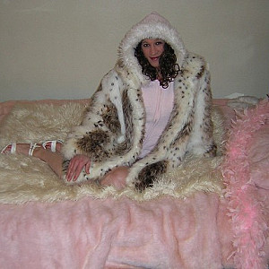 First image of hotlover87's Gallery - love fur!!!