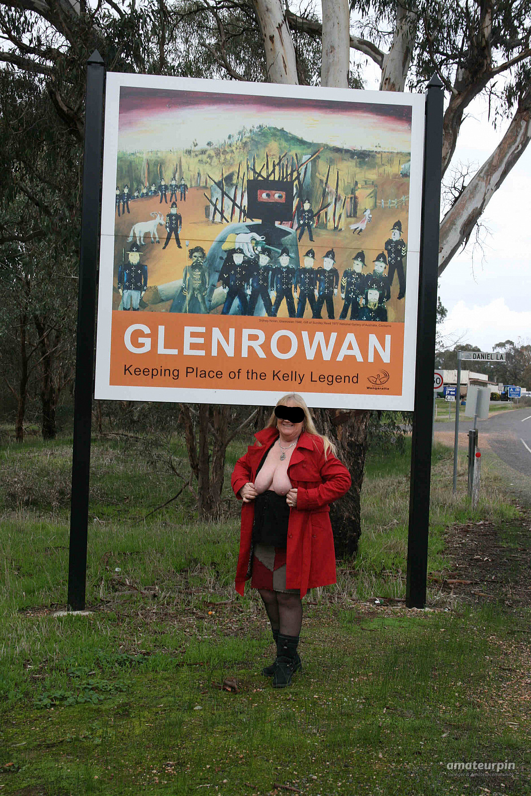 some pics at glenrowan sign gallery image