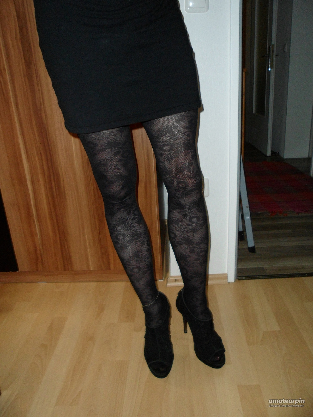 New pantyhose with peeptoes gallery image