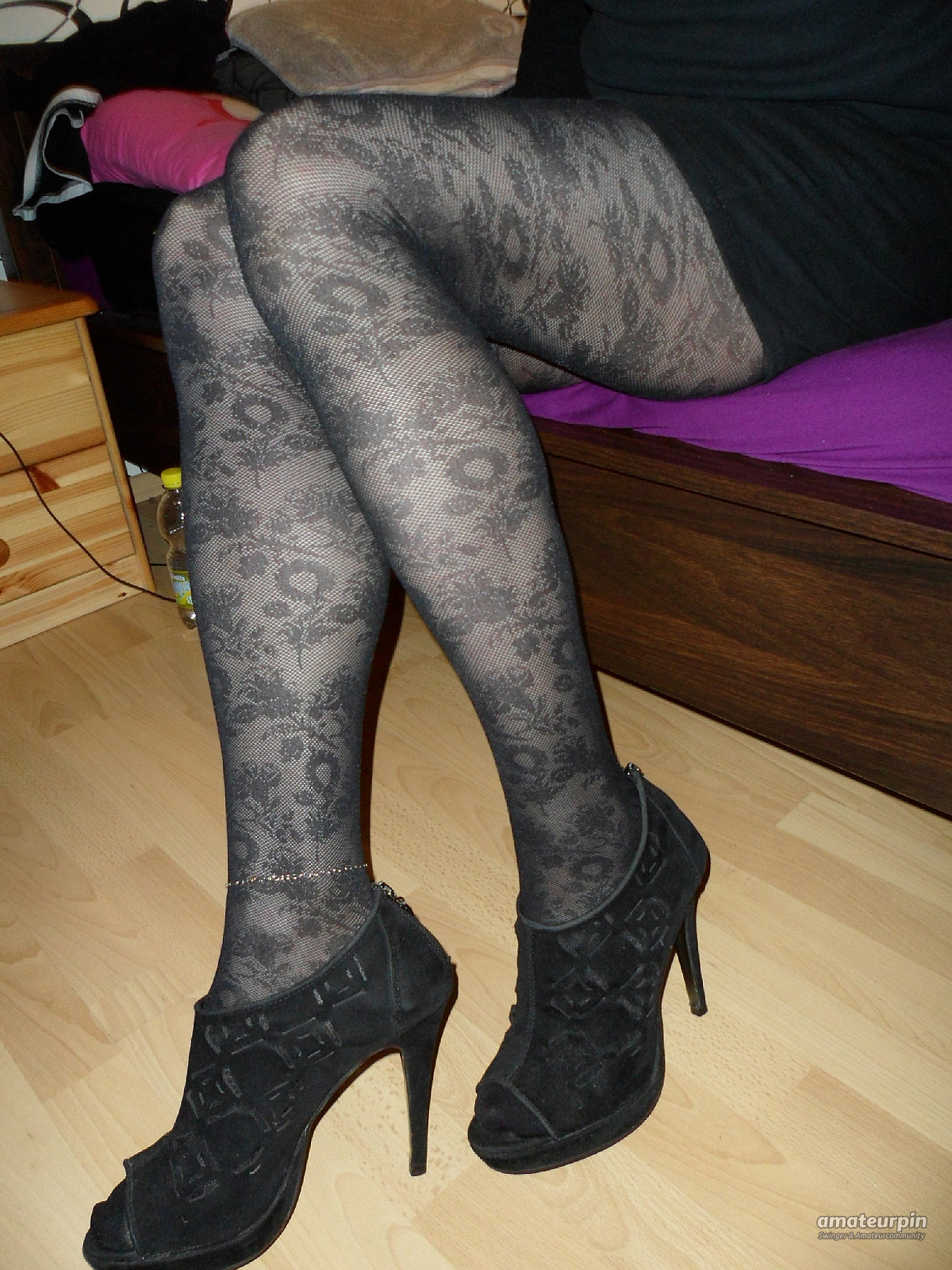 New pantyhose with peeptoes gallery image