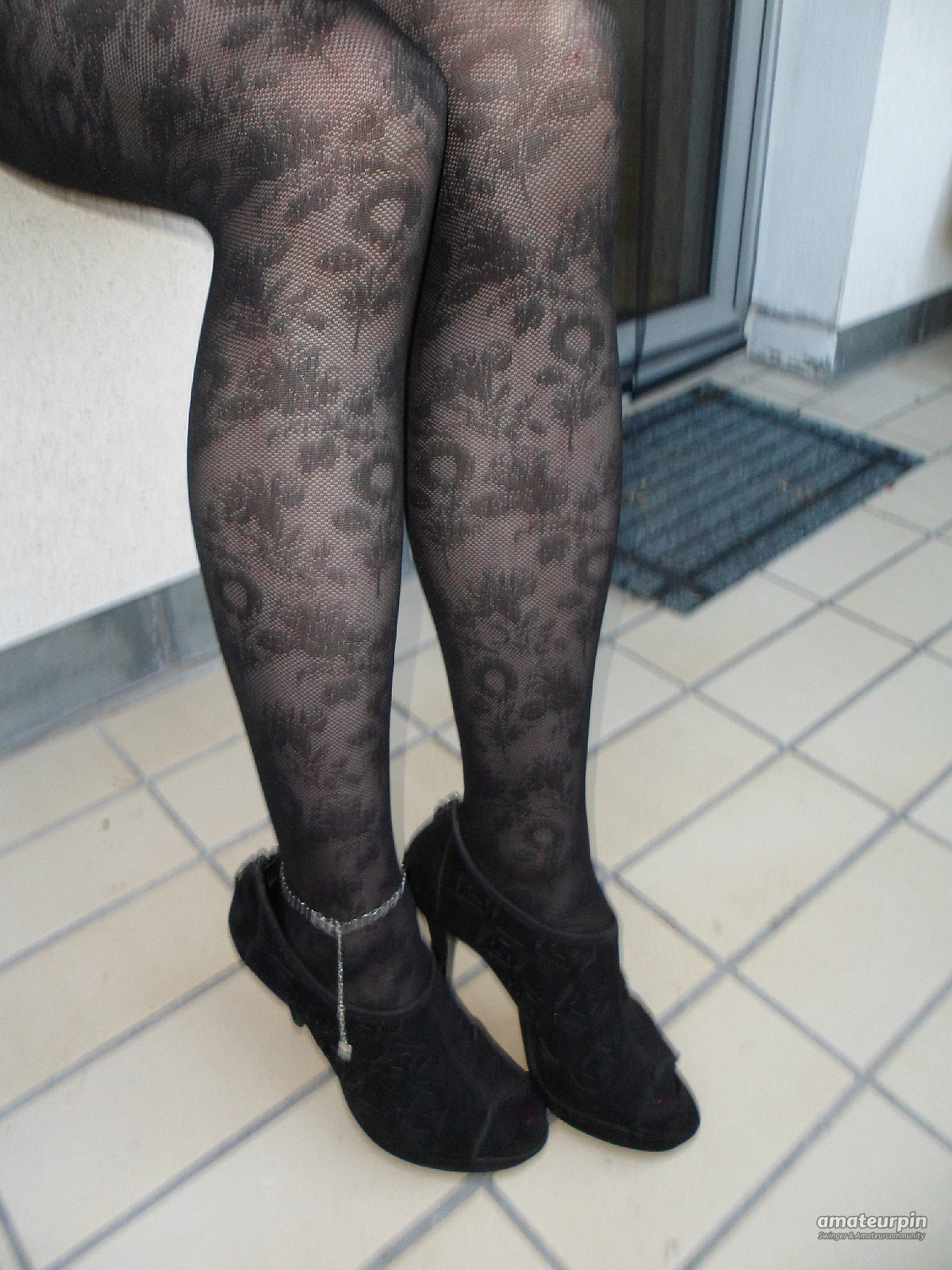 New pantyhose with peeptoes gallery image