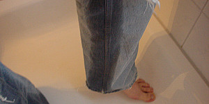 in Geile Jeans gepinkelt First Thumb Image
