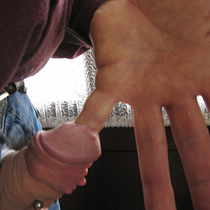 Piercing und Finger Galerie