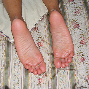 A Great Foot Job with soft and sexy soles... Galeriebild