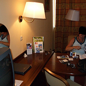 a Hotelroom 1 gallery image