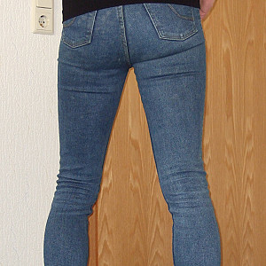 knallenge sperma stretchjeans Galeriebild