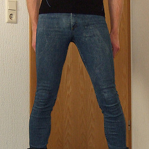 knallenge sperma stretchjeans Galeriebild