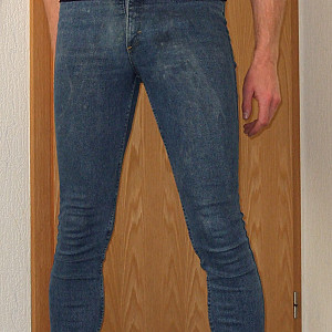 knallenge sperma stretchjeans Galeriebild